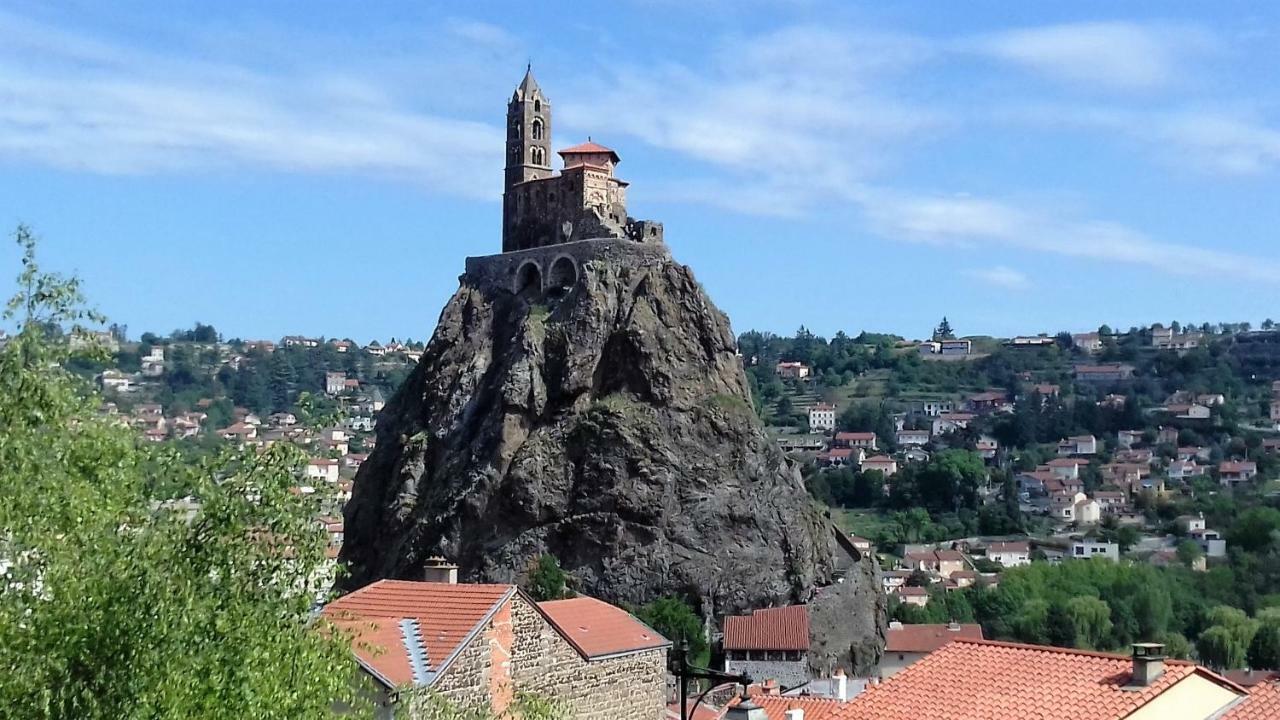Le Petit Seguret Apartment Le Puy-en-Velay Bagian luar foto