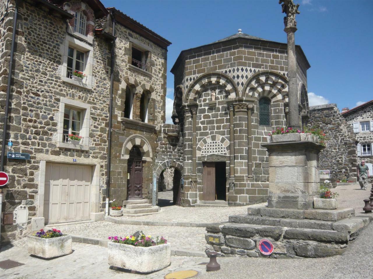 Le Petit Seguret Apartment Le Puy-en-Velay Bagian luar foto
